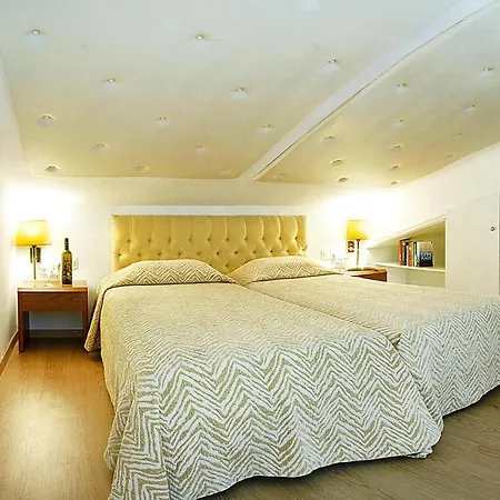 In With A Balcony Or Terrace 고우비아